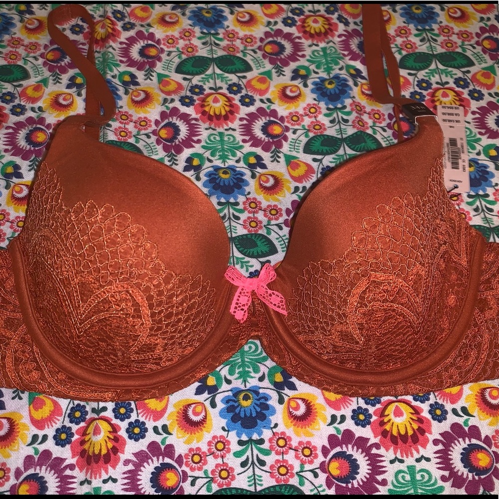 Victoria’s Secret Orange Lace Bra 34B NWT